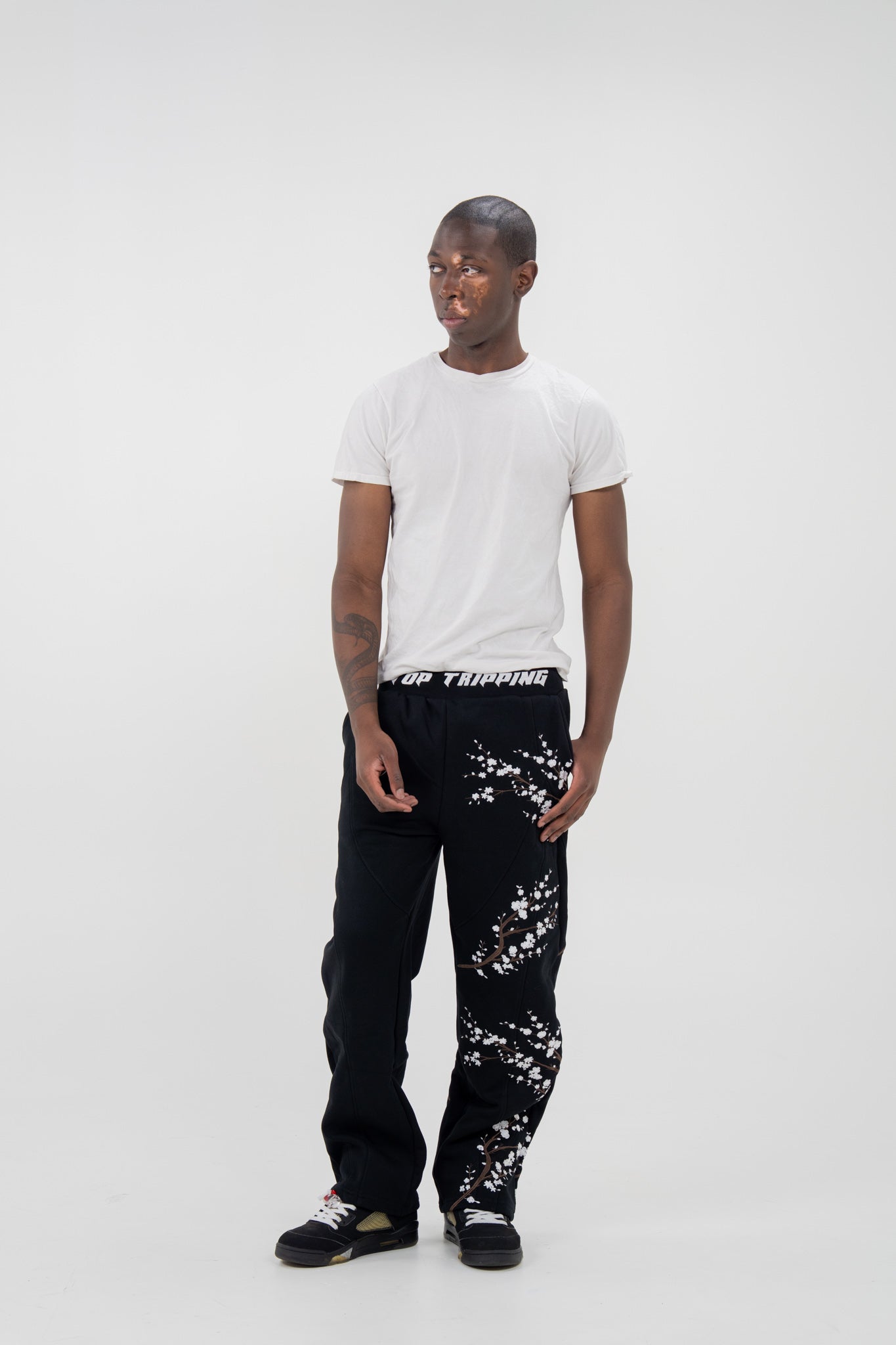 Sakura Sweatpants - Black